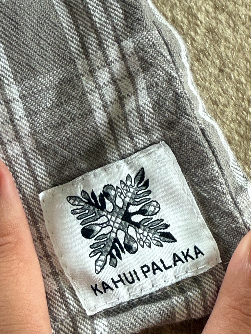 KAHUI PALAKA - HINAHINA